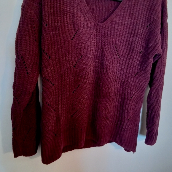 Maroon Chenille V-Neckline Pointelle Knit Sweater - Picture 7 of 9